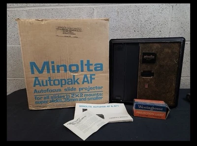 Minolta Autopak AF Slide Projector 35mm - Vintage - Powers On - Image 1 of 4