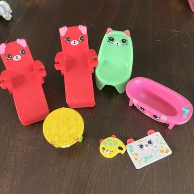 7 SHOPKINS McDonald's Happy Meal 2017 bañera, 2 salones, mesa, arte mousy, silla para gatos Foto 1 de 4