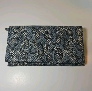 Latico Leathers GIO Wallet - Snake Black/Blue-Gray Zipper Pouch Card Slots - Picture 1 of 14