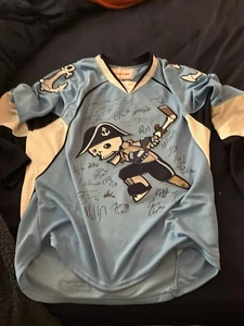 Team signed Milwaukee Admirals jersey from the 2014-2015 season - Picture 1 of 4