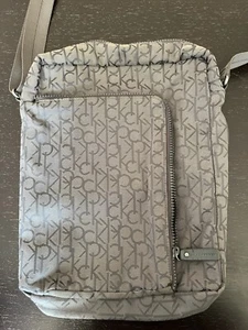 Tracolla Calvin Klain uomo, in tessuto misura cm.30x40x6 - Foto 1 di 5