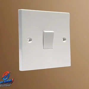 MK Intermediate Light Switch Square Edges New - Picture 1 of 2