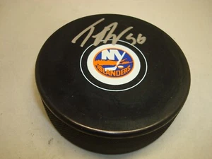 Disco de hockey firmado por Taylor Beck de los New York Islanders autografiado 1A - Imagen 1 de 2