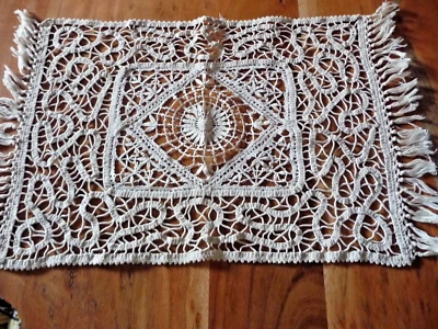 1 Napperon dentelle avec franges - Photo 1/4