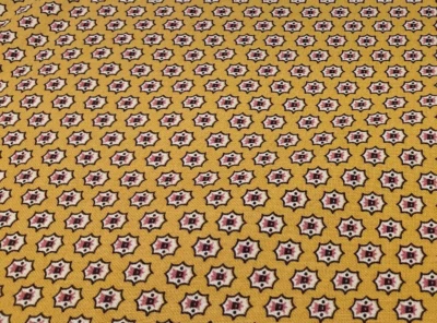 QUILTING TREASURES - GOLD - MARIE OSMOND (2007)-- BY THE YARD Foto 1 de 3