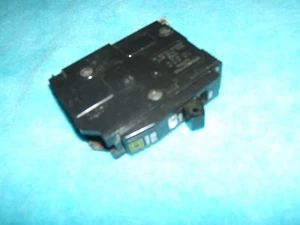 Square D QOB120 1-Pole 20-Amp 120/240V Bolt-On Circuit Breaker - Picture 1 of 4