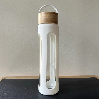 18 Oz glass water bottle.  - Image 1 of 3