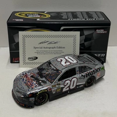 Autografiado Matt Kenseth 2013 500th Start New Hampshire Win 1/24 1 de 342 Diecast Foto 1 de 4