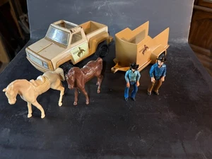 Mini Tonka / Play People: Triple T Ranch Truck, Anhänger, Figuren & Pferde - Bild 1 von 10