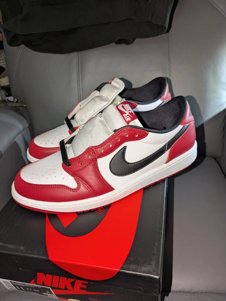 Talla 11 - Air Jordan 1 Retro OG 2025 Low Chicago Nuevo OG ALL Foto 1 de 4