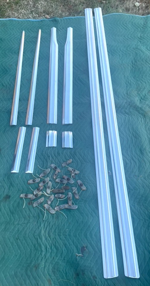 Ford Truck 1966 juego de molduras carrocería superior platón corto molduras laterales serie F en muy buena condición OEM Foto 1 de 4