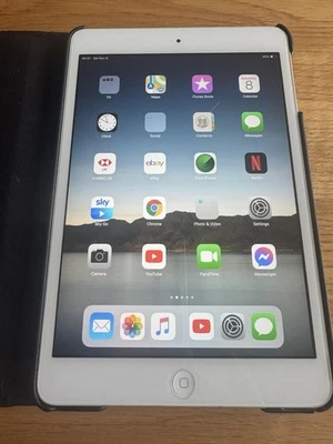 ipad 2nd generation, 16GB, Great Condition. - Image 1 of 3