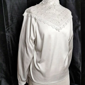Blusa Vintage 1970 Años 1970 Encaje Yema Volantes BLANCA Núcleo de Cabaña Victoriano Romántico M - Imagen 1 de 11