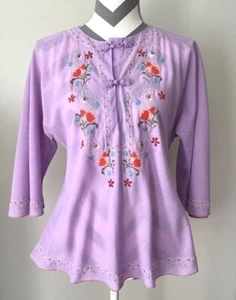 VTG Lily Blouse 60's Womens Medium Purple Floral Hand Embroidered knot button - Picture 1 of 9