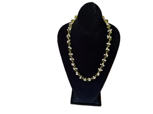 Elegant beautiful Handmade green and pearl neckless - Picture 1 of 18