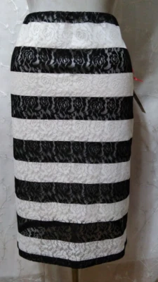 New ELLE Size 10 Pull-On Skirt Stripes Floral Lace Elastic Waist Black/White - Image 1 of 4