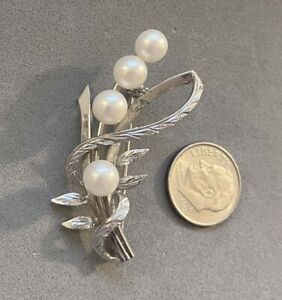 Pendentif épingle florale repousse en argent sterling des années 70 4 perles de culture japonaise Akoya