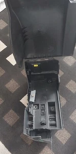 NEXT DAY VECTRA C SIGNUM COMPLETE BATTERY BOX COVER AND CLAMP 24438485 - Picture 1 of 4