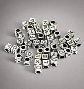 Cuentas de acrílico cuadradas de letras del alfabeto de la A a la Z de 6 mm - Imagen 1 de 13