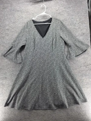 Vestido Lane Bryant para mujer 18/20 negro blanco calce y acampanado cuello en V manga campana plus Foto 1 de 4