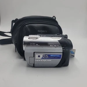Sony Handycam DCR-DVD308 Mini Disco DVD Videocámara Digital Cámara y Estuche SOLO Leer - Imagen 1 de 6