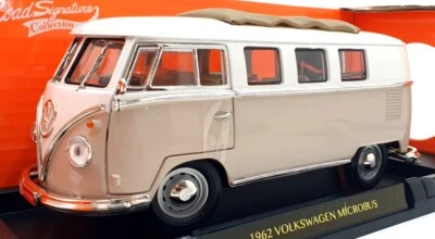 Road Signature 1/18 Scale 92327 1962 Volkswagen Microbus Sliding Sunroof - Cream - Image 1 of 4