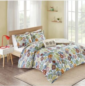 Mi Zone Tamil Reversible Paisley Quilt Set with Throw Pillow. King/Cal king