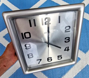 Acctim " eckige Wanduhr Chromoptik " Modell 21747 silber geprüft *** - Bild 1 von 12