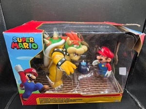 Juego de batalla de lava Super Mario Bowsers con figuras de Mario y Bob-Omb - Imagen 1 de 6