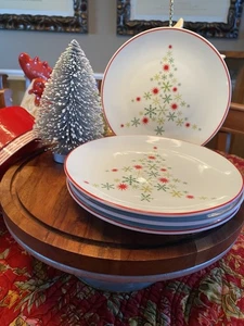 JUEGO DE PLATOS DE ÁRBOL DE NAVIDAD 7" POSTRE/ALMUERZO/ENSALADA 4-4 juegos disponibles en cajas originales - Imagen 1 de 13