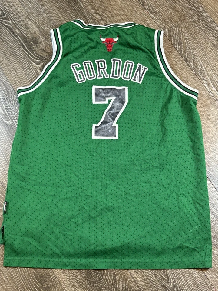 Vintage Reebok Chicago Bulls Ben Gordon #7 Jersey Green Youth Large - Image 1 of 4