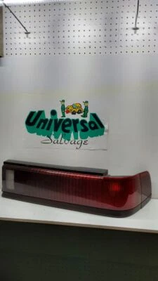 Luz trasera derecha Mercury Sable 1986 Foto 1 de 4