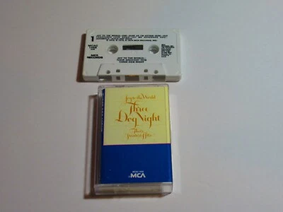 ROCK THREE DOG NIGHT JOY TO THE WORLD CASSETTE TAPE LIGHTLY USED 1974 EXCELLENT - Image 1 of 2