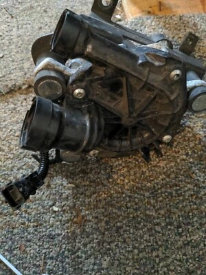 2006 - 2011 年萨博 9 - 3 凯迪拉克 SRX 二次空气喷射烟雾泵 55560133 原始设备制造商 — 第 1/3 张图片