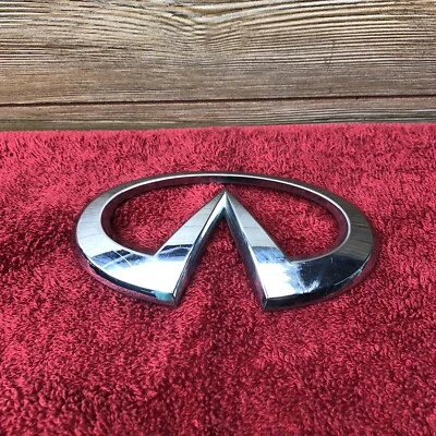 03-08 INFINITI FX35 FX45 MALETERO TRASERO PORTÓN TRASERO CENTRO EXTERIOR EMBLEMA LOGOTIPO OEM ⭐️ Foto 1 de 4