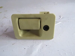 2005 Lincoln Town Car  Glove Box Latch Lock - Bild 1 von 3