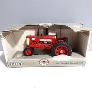 Ertl Diecast Traktor 4616 McCormick Farmall 350 Maßstab 1:32 - Bild 1 von 9