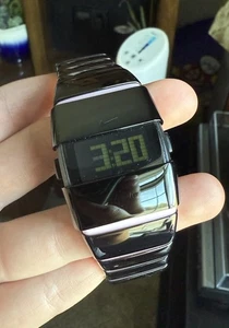 Reloj digital Nike D-Line negro/rosa bebé de acero inoxidable de principios de la década de 2000 - Imagen 1 de 4