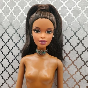 Barbie AA, 2004 Edición Vacacional Muñeca Coleccionista Mattel B5848. Desnudo con collar - Imagen 1 de 7