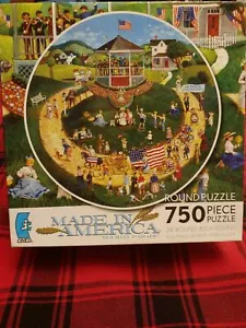 Ceaco puzzle 750 pieces Made in America " Holiday Parade" New Sealed 2008 3x - Picture 1 of 1