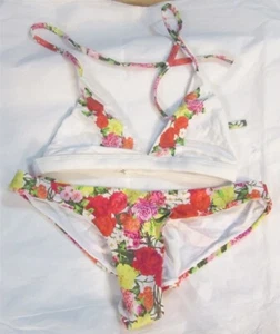 NWOT Pilyq White Floral Triangle Cheeky Bikini Swim Set #98506 - Picture 1 of 2