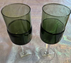 Copas de vino verde Pier 1 vintage vidrio soplado a mano doble inmersión con vapor transparente - Imagen 1 de 6