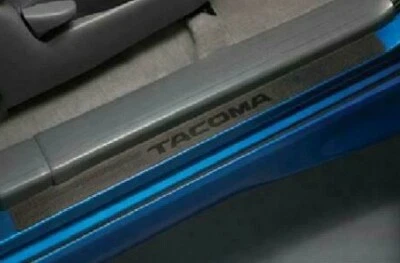 Kit protector de umbral de puerta Toyota Tacoma cabina de acceso genuino OEM 2005-2020 negro Foto 1 de 4