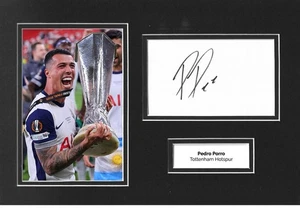 Exhibición fotográfica firmada por Pedro Porro 12x8 Tottenham Hotspur autógrafo certificado de autenticidad - Imagen 1 de 1