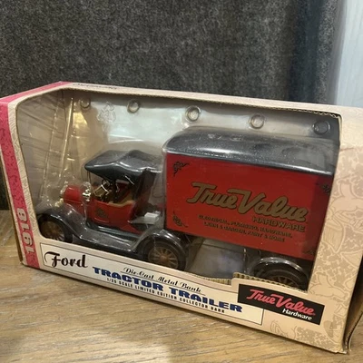 True Value 1918 Ford Tractor Trailer Scale 1:25 - Image 1 of 4