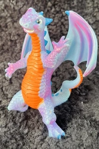 HAPPY DRAGON 2016 Safari Ltd Dragons fantasy figurine 10138 Blue Purple - Picture 1 of 5