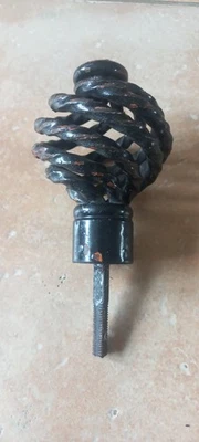 Ancienne Poignée porte fer forgé torsadé esprit Chateau Medieval 15 cm Ø 7.5 cm - Photo 1/4