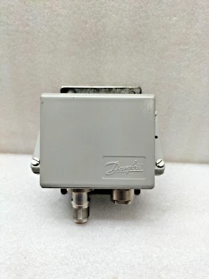 DANFOSS EMP 2 PRESSURE TRANSMITTER 084G2211 - Image 1 of 4