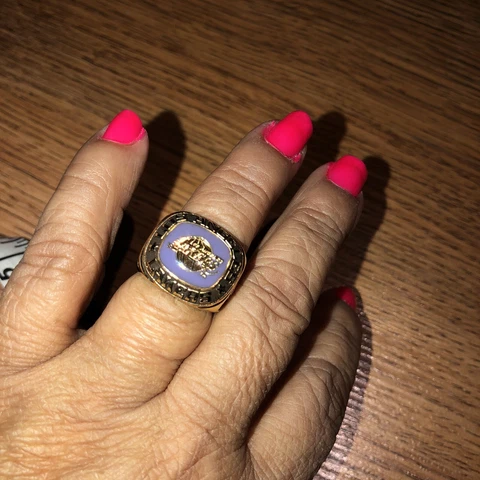 Vintage NBA Los Angeles Lakers Gold Tone Purple Stone Unisex Ring Sz 5.5 Cover