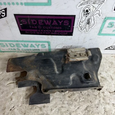 78-85 Mazda RX7 правая сторона радиатор поддержки плащ панель кронштейн FB SA - Изображение 1 из 4